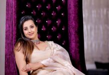 Sanjjanaa Instagram - Beauty is when it’s really Royal. Do you agree with me friends like my photographs ??? Shot by Santosh from @equinoxestillmediaa , team @concepts_equinoxe , @makeupbyvinutha is a Makeup educator who made me glow so beautifully … my dress is designed by Gayatri of @riddhi_99design ❤️ Jewellry by @jewelerybysusmitha . it takes the effort of an entire team to get some really beautiful photos and here we are ❤️❤️❤️ Karnataka, Bangalore