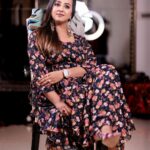 Sanjjanaa Instagram - If you belong to the era where you think that when film actresses get married and have babies? Beyond that you are influenced by people and told that you absolutely don’t have a future or career any more . Now your life is about sitting at home and just nurturing kids and doing house hold work . Let me tell you that you should stay away from such toxic people & there valueless negative advices and focus on a career of a Celebrity Mom blogger , or any other career where you can at least work from home just like I did ❤️ more power to all the multitasking moms out there … Sky is the limit … being a mom to @princealarik has bought so much contentment and happiness to my soul … success to me today is of course my career but … success to me, is being happy being alive, being with my family, being a mother to my lovely infant, being a strong and content person ❤️ leading my life with positive and happy people is also great success … thanking my entire team for making me look so gorgeous ❤️ Outfit @momzjoy , Jewellry @jewelerybysusmitha @equinoxestillmediaa 🎥📷 @makeupbyvinutha 💄 Follow my son @princealarik ❤️ Karnataka, Bangalore