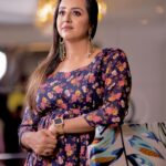 Sanjjanaa Instagram - If you belong to the era where you think that when film actresses get married and have babies? Beyond that you are influenced by people and told that you absolutely don’t have a future or career any more . Now your life is about sitting at home and just nurturing kids and doing house hold work . Let me tell you that you should stay away from such toxic people & there valueless negative advices and focus on a career of a Celebrity Mom blogger , or any other career where you can at least work from home just like I did ❤️ more power to all the multitasking moms out there … Sky is the limit … being a mom to @princealarik has bought so much contentment and happiness to my soul … success to me today is of course my career but … success to me, is being happy being alive, being with my family, being a mother to my lovely infant, being a strong and content person ❤️ leading my life with positive and happy people is also great success … thanking my entire team for making me look so gorgeous ❤️ Outfit @momzjoy , Jewellry @jewelerybysusmitha @equinoxestillmediaa 🎥📷 @makeupbyvinutha 💄 Follow my son @princealarik ❤️ Karnataka, Bangalore
