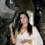 Sanjjanaa Instagram - I really enjoy my time in Kerala as I am shooting for my Malayalam film @kundara_andiyappees , i’m still due to be shooting my last schedule and I am so overjoyed to learn about the Kerala tradition, their special festival, Onam and the significance of this beautiful Kerala saree that I am wearing which is bought to me by @iyra_designstudio ❤️ The Kerala saree is known for its simplicity and understated beauty. It is usually made from handloom cotton, which is comfortable to wear in the tropical climate of Kerala. The saree is often paired with a matching blouse and adorned with traditional jewelry like gold earrings and bangles. #Onam is a festival celebrated in the state of #Kerala in #India, and holds great significance in the cultural heritage of the region. It is a harvest festival that marks the homecoming of the mythical King Mahabali and is observed with immense enthusiasm and joy. In conclusion, both Onam festival and the Kerala saree hold immense significance in the cultural heritage of Kerala. Onam celebrates the spirit of unity, harmony, and gratitude, while the Kerala saree represents the elegance, grace, and cultural identity of the state. Both are beautiful expressions of tradition and serve as reminders of the rich cultural heritage of Kerala. wish me luck for my re-entry @kundara_andiyappees in my malyalam film journey .. this will be my very first film after I have become a mother ❤️ need, everybody’s blessings and support ❤️ Kochi, India