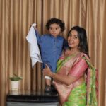 Sanjjanaa Instagram - It was such a proud and special moment for me to be shooting for @voltasbeko washing with my family … machine by #tata brand , thank you to all the people who have sent me applause on all my platforms as this ad has gone live everywhere featuring me my husband dr.azeez pasha & my baby @princealarik - thank you for all the love. You have showered on us. @sanjjanaagalrani Beautiful saree @iyra_designstudio Hair @hair_artist_ramyagowda Make up @divyamakeupartistofficial Karnataka, Bangalore