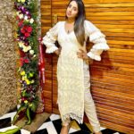 Sanjjanaa Instagram - Wearing a beautiful dress by @riddhi_99design 👗 miss gayatri is the founder of Ridhi design studio, and I love the fluffy sleeves, and this shiny trouser that she put me into that made me just blossom as a chief guest , on the day of the launch of this mind blowing Restaurant #bigbarbeque in bannerghata road . The food was so yummy and guess what they serve 180 dishes in there buffet … launching the fifth branch of @thebigbarbeque with @bangalorefood_hunt , Mr sandy founder of @thedigixperts was so much fun . Karnataka, Bangalore