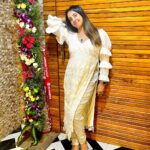 Sanjjanaa Instagram - Wearing a beautiful dress by @riddhi_99design 👗 miss gayatri is the founder of Ridhi design studio, and I love the fluffy sleeves, and this shiny trouser that she put me into that made me just blossom as a chief guest , on the day of the launch of this mind blowing Restaurant #bigbarbeque in bannerghata road . The food was so yummy and guess what they serve 180 dishes in there buffet … launching the fifth branch of @thebigbarbeque with @bangalorefood_hunt , Mr sandy founder of @thedigixperts was so much fun . Karnataka, Bangalore