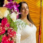 Sanjjanaa Instagram - Wearing a beautiful dress by @riddhi_99design 👗 miss gayatri is the founder of Ridhi design studio, and I love the fluffy sleeves, and this shiny trouser that she put me into that made me just blossom as a chief guest , on the day of the launch of this mind blowing Restaurant #bigbarbeque in bannerghata road . The food was so yummy and guess what they serve 180 dishes in there buffet … launching the fifth branch of @thebigbarbeque with @bangalorefood_hunt , Mr sandy founder of @thedigixperts was so much fun . Karnataka, Bangalore