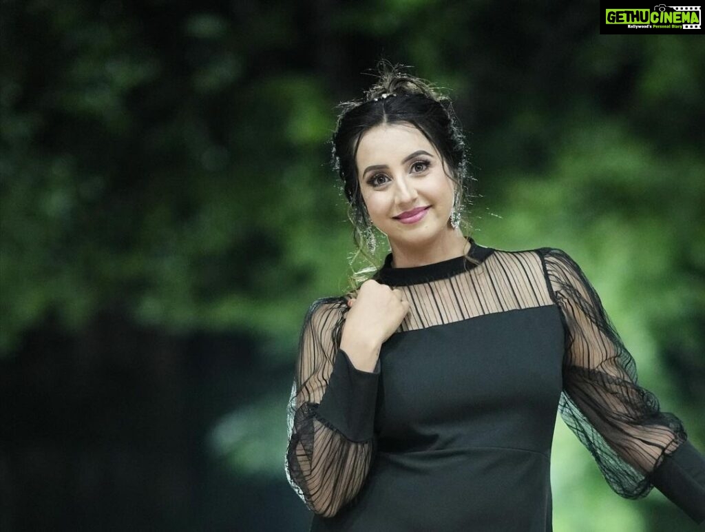 Sanjjanaa Instagram - Nothing can beat a black dress . Do you agree with me? Costume @riddhi_99design @official_dermacol_india products . @glamup_by_bhavithagowda make up artist , @sachinnanjegowda.official 📸 Karnataka, Bangalore