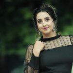 Sanjjanaa Instagram - Nothing can beat a black dress . Do you agree with me? Costume @riddhi_99design @official_dermacol_india products . @glamup_by_bhavithagowda make up artist , @sachinnanjegowda.official 📸 Karnataka, Bangalore