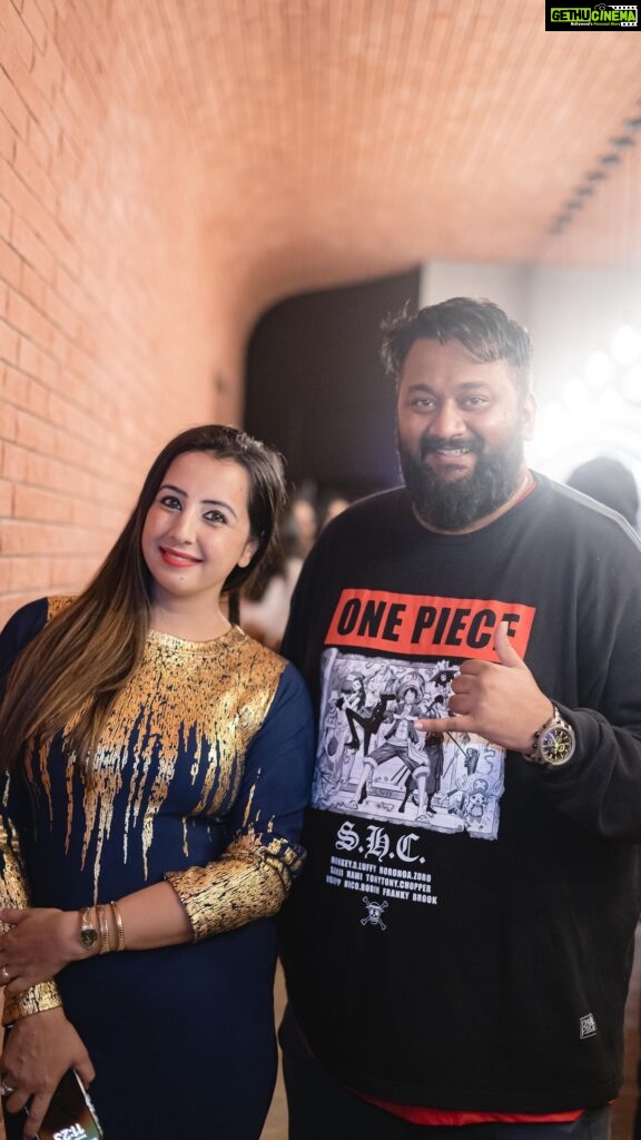 Sanjjanaa Instagram - @all_ok_official , it was so much fun to bump into you & @niranjan_deshpande , at the launch of @tyde in Hennur in #nammabengaluru . congratulations @all_ok_official on the grand success of your song in both #bollywood & #kannadaindustry … 💐 You have a very very bright future and you are going to go places 💐 for everyone who has not yet watched the song go watch it right now the link is in @all_ok_official ‘s instagram bio 💐 Karnataka, Bangalore