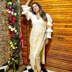 Sanjjanaa Instagram – Wearing a beautiful dress by @riddhi_99design 👗 miss gayatri is the founder of Ridhi design studio, and I love the fluffy sleeves, and this shiny trouser that she put me into that made me just blossom as a chief guest , on the day of the launch of this mind blowing Restaurant #bigbarbeque  in bannerghata road . 

The food was so yummy and guess what they serve 180 dishes in there buffet … launching the fifth branch of @thebigbarbeque with @bangalorefood_hunt , Mr sandy founder of 
@thedigixperts was so much fun . Karnataka, Bangalore