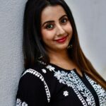 Sanjjanaa Instagram - As feminine and beautiful as this simple dresses Lucknowi dresses are from @ruslaansiddiqui , it’s as comfortable as that … Skin care partner @official_dermacol_india , 💄 @ss_makeover_by_suha , @jewelerybysusmitha . 📷 @iamsaadkhan Karnataka, Bangalore