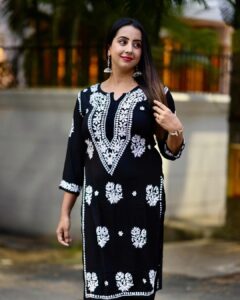 Sanjjanaa Instagram - As feminine and beautiful as this simple dresses Lucknowi dresses are from @ruslaansiddiqui , it’s as comfortable as that … Skin care partner @official_dermacol_india , 💄 @ss_makeover_by_suha , @jewelerybysusmitha . 📷 @iamsaadkhan Karnataka, Bangalore