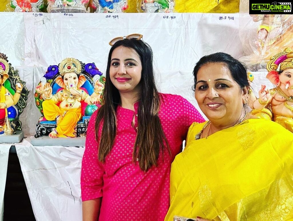 Sanjjanaa Instagram - Like every year this year, also we went along with my family to shop our most favourite cute Lord Ganesha and gauri ji murthy from Sajjanrao circle in #nammabengaluru , every year since my childhood in my life, I have seen my mom bringing a new Ganesha and worshipping the murthy for the entire year before we can do the visarjan (immersion) of our lord of the idol that we bought the previous year & kept at our home for one entire year in our Pooja room .. however, the new Ganesha that we bought this year will stay with us in our Holi place our puja room our home for an entire year before the next year #ganeshachaturthi festival is celebrated … Besides, I have been following the tradition for the last eight years of living in Indiranagar, where in my Lane we celebrate the #ganeshafestival in at most grandeur , with my little brothers in our neighbourhood who arrange the entire Festival and again the giant beautiful idol is completely bought by me so that I can seek the blessings of the lord Ganesha who is close to my heart ❤️ As a child, we always waited for this festival with so much love and affection so that we can play dance sing with friends along with RK stars .. now that we are adults and so busy in the hustle of our life, I really miss my childhood days and those celebrations …. ❤️ I look at Lord Ganesha as a symbol of power, strength and his very avatar makes us believe that nothing is impossible with the blessings of our parents ❤️ #happyganeshchaturthi to all may you be blessed with only happiness and may all your sorrows & agony disappear ❤️ In frame with my son @princealarik ❤️ Brand partners @vibbhinna , @tinyhugs_blr ❤️. complete blog of shopping. My Ganesha is going to be out on my YouTube channel @sanjanagalranivlogs . Do subscribe ❤️ Karnataka, Bangalore