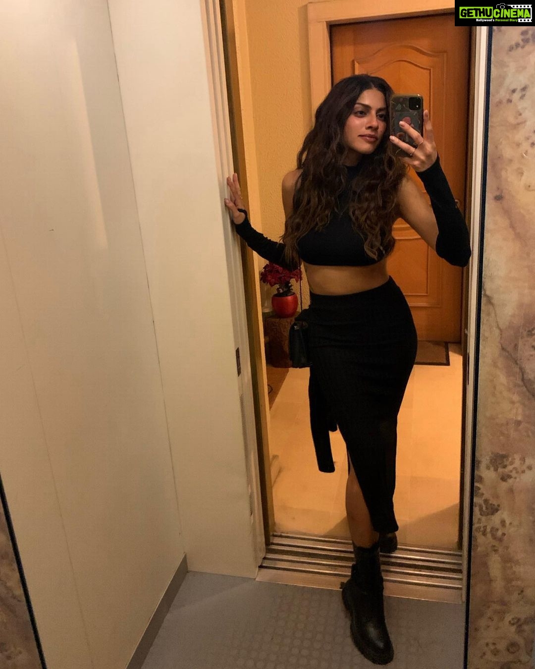 Sapna Pabbi Instagram - ‘Tis the season… 🐾 🖤 🪄 🎃