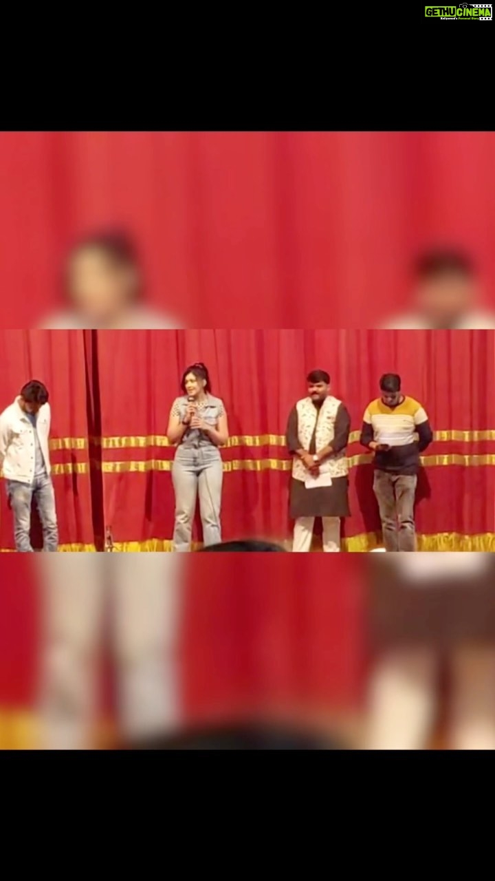 Sapna Vyas Instagram - “Ant Vagarni Vaat” what a fab psychological thriller drama. A must watch Gujarati Natak. Brilliantly performed by the actors. @charmy_kelaiya @vishal_chauhan_1219 @niravactor @maha_dev_oo7 @natyotsav_2023 is showcasing dramas of different genres throughout this week. So do visit Thakorbhai Desai Hall and experience the amazing performances. @vivek.shah96 @vivekshahproductionsofficial @bhargav_trivedi25 @kartaviya_shah @dalisayevents Got the opportunity to talk about my upcoming movie 🎥 “20 Hours” @tanishka.studios @harshil_kumar2702 @hemin_hht143 @themaulikchauhan 📸- @gohildipen @parth_kotak927