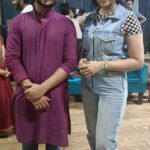 Sapna Vyas Instagram - “Ant Vagarni Vaat” what a fab psychological thriller drama. A must watch Gujarati Natak. Brilliantly performed by the actors. @charmy_kelaiya @vishal_chauhan_1219 @niravactor @maha_dev_oo7 @natyotsav_2023 is showcasing dramas of different genres throughout this week. So do visit Thakorbhai Desai Hall and experience the amazing performances. @vivek.shah96 @vivekshahproductionsofficial @bhargav_trivedi25 @kartaviya_shah @dalisayevents Got the opportunity to talk about my upcoming movie 🎥 “20 Hours” @tanishka.studios @harshil_kumar2702 @hemin_hht143 @themaulikchauhan 📸- @gohildipen