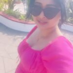 Sapna Vyas Instagram - Happy 🌸Rose Day Glowing pink…. @novoteldonasylviagoa Thanks @themadinfluence @pinkvilla @creatorsunitedglobal 🙌 Video courtesy: @technorazman & apun 😜