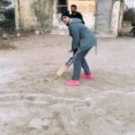 Sapna Vyas Instagram - … that’s when I hit the 🚌’s windshield glass and the expressions says it all 😂 It was so cold… could barely move wearing 2 sweatshirts + jacket and 2 tights + jeans 🤪😅. Mein hi winter 🥶 … so we went to enjoy the sunset… somewhere near Charkala Bird Sanctuary… this is a glimpse more reels to follow. Thanks @gujarattourism for this experience. Stars behind the scene @vipul_b_jambucha @ishitpathak_ @manandave9 #20Hours #Gujarattourism #8eph.official #Gujarat #Shivrajpurbeach #Dwarika #Jayshreekrishna #Radhakirshna #Travel #Explore #Gujarati #Media #Gujjutour #Entertainment #Gujaratifilms #Gujaratikalakar #Kalravgujarati #Manandave9 #Thetheaternews #News #Gujaratnews #India #Exploregujarat #Bhaibhai #Arvindvegda #SapnaVyas
