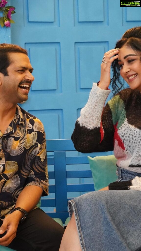 Sapna Vyas Instagram - Get ready to be inspired! Immerse yourself in the latest episode featuring the incredible @SharibHashmi on #BaatonBaatonMeinWithSapnaVyas. Explore the exceptional qualities that have propelled him to industry stardom and garnered him acclaim. Click the link in my Instagram bio now to watch and get your dose of inspiration and entertainment! 🎥🔥 YouTube.com/CoachSapna Directed by @asif_silavat Production house @rhsgproductions Creative head @coachsapna Production head @ishebazmemon Ad @atulyaazim DOP @gaurav_dop @aman_silawat04 Bts @vaibhav_gadahire_photography Sound Engineer - Om Zapli Sound mixing and mastering - Krutarth Shah Makeup @manishsharma96 Rimpi Poster & Creatives - @yardy_mak Editor - @im_mr_mj_2016 #SharibHashmi #WatchNow