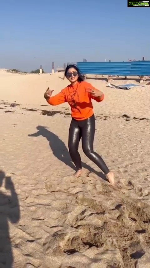 Sapna Vyas Instagram - Beach pe khela hobe 🏖️ Big shoutout to @vipul_b_jambucha @ishitpathak_ @manandave9 for organising this trip soooo wonderfully well. It couldn’t have any better. Thanks @gujarattourism for the experience. This is Shivrajpur beach. It’s blue, clean and a piece of heaven. If you visit Gujarat. You can’t miss this place. #20Hours #Gujarattourism #8eph.official #Gujarat #Shivrajpurbeach #Dwarika #Jayshreekrishna #Radhakirshna #Travel #Explore #Gujarati #Media #Gujjutour #Entertainment #Gujaratifilms #Gujaratikalakar #Kalravgujarati #Manandave9 #Thetheaternews #News #Gujaratnews #India #Exploregujarat #Bhaibhai #Arvindvegda