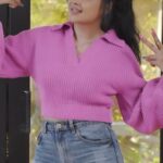 Sapna Vyas Instagram - Feeling pink 💖 #pinktshirt #bluejeans #tshirtstyle #styleblogger #ootd #trendystyle #denimstyle #fashiongoals #fashionshoot #outfitoftheday