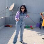 Sapna Vyas Instagram - Flying kites with @gujaratfirst @hemangdave1983 @kimkira112 @vickythakor91 #moviepromotion Gujarati Movie: 20 Hours Director & Writer: @hemin_hht143 Producer: @harshil_kumar2702 @tanishka.studios Actors: @themaulikchauhan @coachsapna