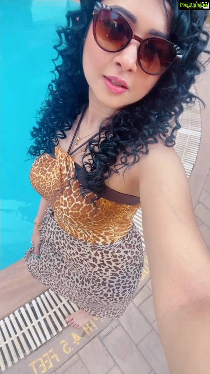 Sapna Vyas Instagram - Gujarati Movie: 20 Hours Director & Writer: @hemin_hht143 Producer: @harshil_kumar2702 @tanishka.studios Actors: @themaulikchauhan @coachsapna Costume: @anavran_niralishah Makeup: @shethkruti Hair: @nicks_unisexsalon