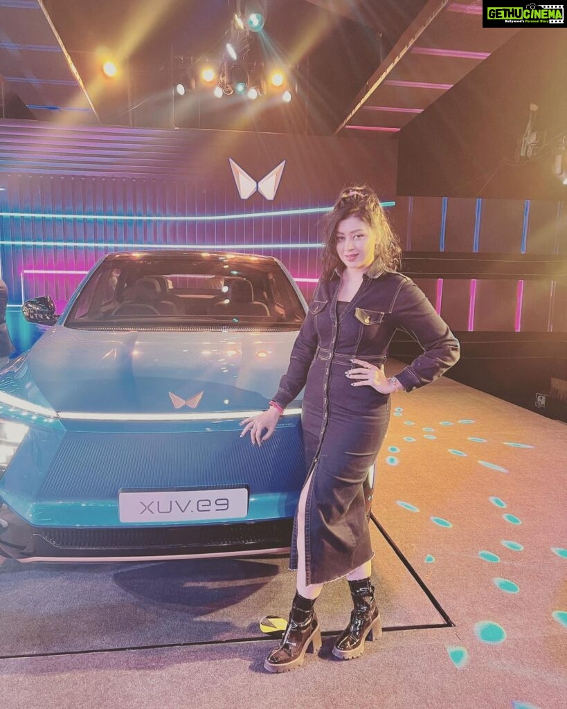 Sapna Vyas Instagram - Mahindra cars are obviously my fav… already a proud owner of a "Mahindra Thar." Witnessed the #MahindraEVFashionFestival at Tech Mahindra Infocity Campus, Hyderabad. What an incredible show! Thank you @mahindrarise for the invite 💖 Extremely elated to be a part of the electric revolution. 📸 - @angrepratiksha #mahindra #BE #xuv #bornelectricvision Tech Mahindra Info City SEZ-HYD