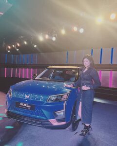 Sapna Vyas Instagram - Mahindra cars are obviously my fav… already a proud owner of a "Mahindra Thar." 

Witnessed the #MahindraEVFashionFestival at Tech Mahindra Infocity Campus, Hyderabad. What an incredible show! 

Thank you @mahindrarise for the invite 💖 Extremely elated to be a part of the electric revolution. 

📸 - @angrepratiksha 

#mahindra #BE #xuv #bornelectricvision