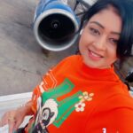 Sapna Vyas Instagram - Tere bhaine jab fly kiya mumbai…. 🤭😬 #adventure #bestoftheday #happy #instadaily #instapic #travelalone #travelaroundworld #travelgram #travelpictures_world #travelphotography #travelling #smile #lifestyle #happyboringlife #cooloutfit
