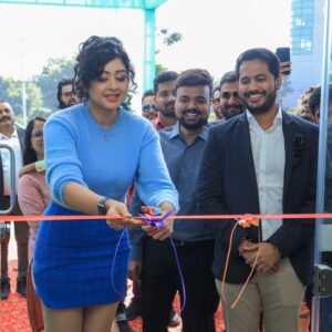 Sapna Vyas Instagram - It was a pleasure attending the inauguration of @saladific Ahmedabad 

Thanks for having me as a Chief Guest and I wish @saladific, @shivam_soni91, @mayank.911 & @dharmarajsinh09_zala immense success.

It's time for Amdavad to switch to a healthy diet with Saladific. 

Address: GF-3, Harmony Icon, Zydus Hospital Road, Thaltej, Ahmedabad. 
(m) +91 70169 16223

#coachsapna #saladific #saladificahmedabad #healthyfood #healthylifestyle #healthyeating #freshfood #healthybowl #newplacealert
