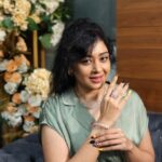 Sapna Vyas Instagram – To the time when the graceful Sapna Vyas played the perfect muse for our stunning new real diamond jewellery collection Adhisha at our exclusive bridal jewellery preview.

Check out @vajrajewelsahmedabad to see more from @coachsapna visit to our boutique

#Adhishacollection #newlaunching #VajraWomen #VajraJewels #JewelleryStore #DiamondJewelry #DiamondNecklace #polkijewellery #vilandhijewellery #diamondchoker #diamondearrings #diamondring #sapnavyaspatel
