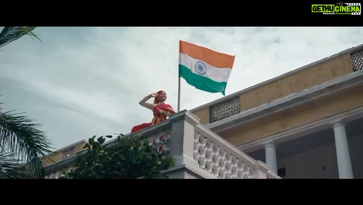 Sapna Vyas Instagram - Dreams of a free nation realized, struggles and sacrifices all recognized, Freedom worn as an honour and a badge of pride! ITC presents an ode to freedom on this 75th year celebrating #AzadiKaAmrit Mahotsav. Bring home the #Tiranga and hoist it with pride for everybody who put up a fight but couldn't witness the glory of freedom's first light! #harghartiranga #हर_घर_तिरंगा #IndiaAt75 #ResolveAt75