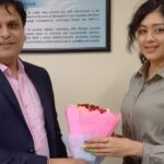 Sapna Vyas Instagram – A sneak peak of my lecture at S. K. Patel institute of Management & Computer Studies. Had a wonderful interactive session with the fresh bunch of MBA students. 

Love Teaching 💕💗

Thank you @profbhavin @parnikajha 🙏🏻☺️ SK Patel Institute Of Management and Computer Studies