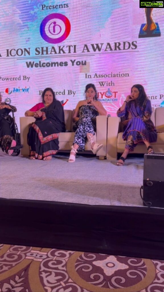 Sapna Vyas Instagram - On the stage of @ira_icon_official with some very sharp, brave and dazzling females… @the_third_lens @deval100 @viralimodi_ #MsJyotiShah