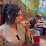 Sapna Vyas Instagram – Chai is a feeling 💕

#prithvitheatre #prithvitheatrecafe #mumbai #mumbairains #mumbaidiaries Prithvi Theatre