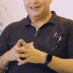 Sapna Vyas Instagram - Candid, clever, and captivating - @lordmenon 🫡 brings his signature flair to the latest episode! 🎤 Get ready for an enlightening conversation that’s as entertaining as it is insightful. Don’t miss out on this opportunity to be both amused and inspired. Watch now, YouTube.com/CoachSapna or click the link in my Instagram bio! 📺👁️ Directed by @asif_silavat Production house @rhsgproductions Creative head @coachsapna Production head @ishebazmemon Ad @atulyaazim DOP @gaurav_dop @aman_silawat04 Bts @vaibhav_gadahire_photography Sound Engineer - Om Zapli Makeup @manishsharma96 Rimpi Poster & Creatives - @yardy_mak Editor - @im_mr_mj_2016 #BaatonBaatonMeinwithSapnaVyas #SureshMenon #WatchNow