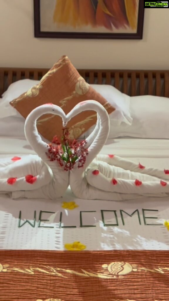 Sapna Vyas Instagram - What a warm welcome! A warm welcome by the resort and good etiquette by the resort staff during the stay would surely ensure the guest would check in again. What is your favorite thing about staying in a resort/ hotel? @nattikabeachayurvedaresort The Nattika Beach Ayurveda Resort