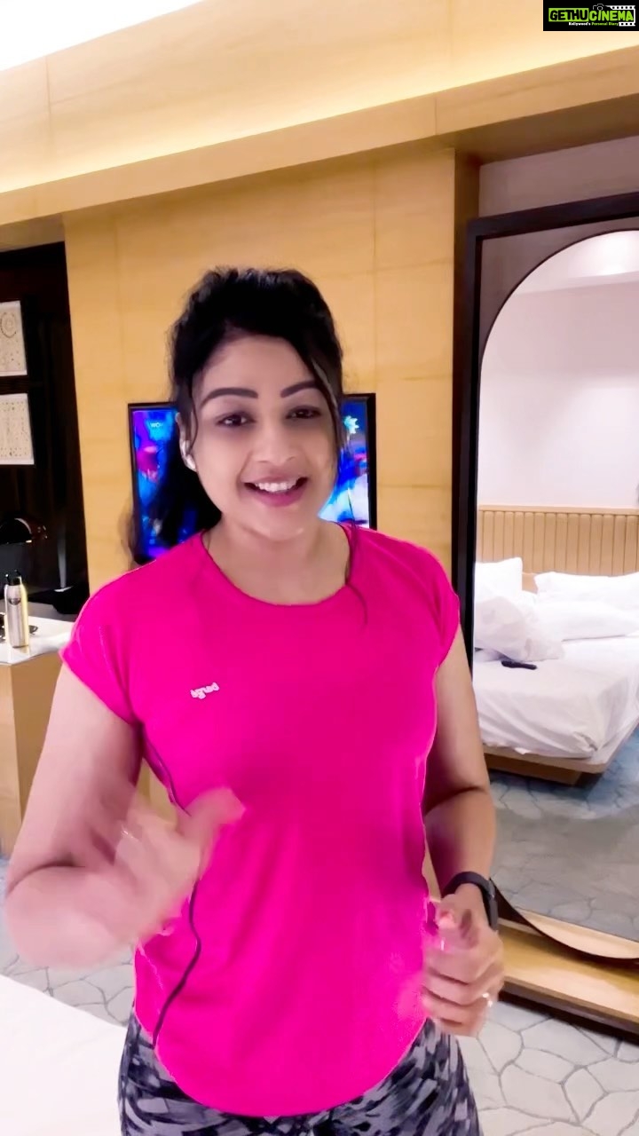 Sapna Vyas Instagram - तांबे के बर्तन का पानी पीने के फायदे 💪🏼 Benefits of drinking water from a copper vessel Save this video for future❤️ #FitnesswithCoachSapna #AskCoachSapna Consult your doctor 👩⚕️ before adding any new habits 💪🏼