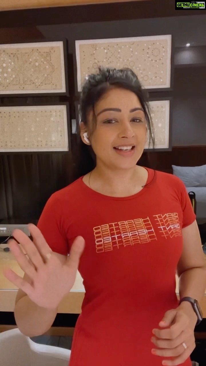 Sapna Vyas Instagram - ध्यान के मार्ग पर चलने से पहले ध्यान केंद्रित करने के आसान तरीके 💪🏼 Simple ways to get focused before you walk the path of meditation. Save this video for future❤️ #FitnesswithCoachSapna #AskCoachSapna