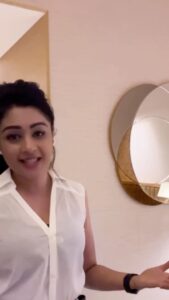 Sapna Vyas Instagram - गर्मियों में रात को नहाने के फायदे 💪🏼 Benefits of bathing at night in summer Save this video for future❤️ #FitnesswithCoachSapna #AskCoachSapna