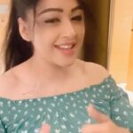 Sapna Vyas Instagram - फिट रहने के लिए क्या जिम जाना जरूरी है? 💪🏼 Is it necessary to go to the gym to stay fit? #FitnesswithCoachSapna