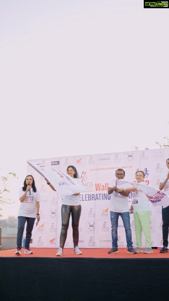 Sapna Vyas Instagram - CELEBRATING WOMANHOOD on the occasion of International Women’s Day. “WINGS Walkathon 22” – A memorable journey towards celebrating womanhood! The occasion of International Women’s Day was celebrated marvellously by WINGS IVF Group of Hospitals. I flagged off this event to spread awareness on women’s health and empowerment. The event was hosted at Ahmedabad, Surat and Rajkot on the same day and same time. I was pleased to see many women participate in this noble cause. To know more about WINGS IVF log on : www.wingshospitals.com @wingsivfhospitals @wingsivfrajkot @wingsivfsurat @wingspremiummaternity