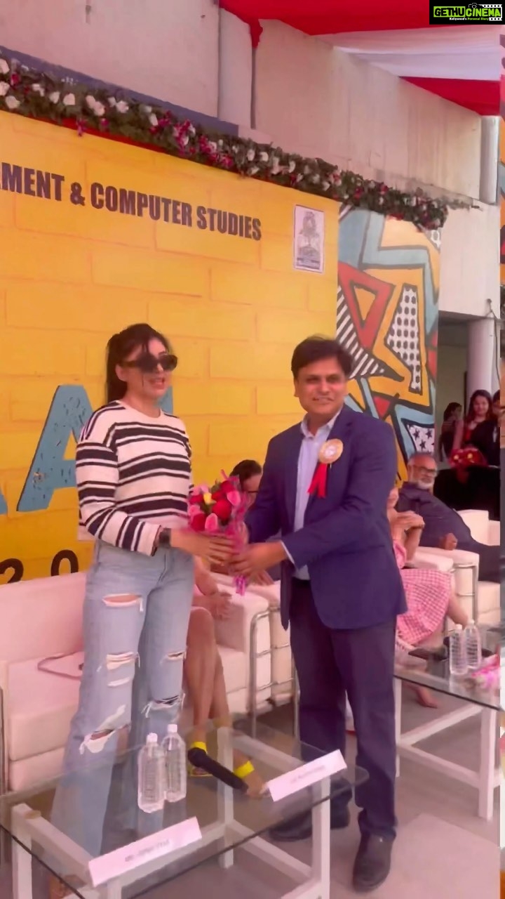 Sapna Vyas Instagram - A glimpse of Siraaj 2022. Organised by S. K. Patel Institute of Management and Computer Studies. Under the very efficient guidance of @profbhavin & team. Students ho to aise varna na ho šāØš¤© #Siraaj #backtoawesomeness #youthfestival