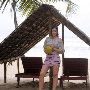 Sapna Vyas Instagram - I stayed at Ayurveda resorts in Kerala for total 15 days. 

(9 days at Nattika Beach Resort, Thrissur and 6 days at Rockholm Beach Resort, Thiruvanthapuram)

I am super excited to share my journey of Ayurveda lifestyle with you peeps. 

(Ayurveda lifestyle includes Ayurveda diet, treatments and yoga)

Look out for videos… reels… photos… of my experiences in Kerala for this entire month. Lot of posts… coming soon !

Drop a heart and save this post ❤️

@nattikabeachayurvedaresort @rockholmbeachretreat @nikkyboy90