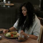 Sapna Vyas Instagram – Enjoying healthy meal at @nimbanaturecure 

#SimpleFood #NutritiousDiet Nimba Nature Cure & Holistic Healthcare Centre
