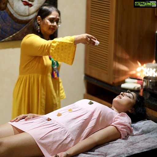 Sapna Vyas Instagram - After enjoying Diwali treats… how about showing yourself self-love with some amazing Ayurveda treatments… here’s a suggestion from my personal experience.. ... so I experienced the carefully curated,customised treatments @nimbanaturecure Each treatment is substantiated by the effectiveness of the Naturopathy that focuses on the exact pain points and endorses a holistic approach. Our body needs to prevent/cure these disorders with a healthy diet, clean environment, and a disciplined lifestyle all of which can be found in abundance at Nimba. I felt rejuvenated after the treatments like Abhyangam, Udhvartan, Deep Tissue Massage, Reflexology, etc., which are highly effective in reducing stress and improving the overall health. It was effective and a wonderful experience. Nimba Nature Cure & Holistic Healthcare Centre