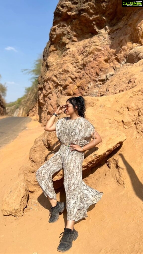 Sapna Vyas Instagram - Aapne ise ishara samajh liya…. #shootdiaries Kya Karoge Hmara Thikana Janke
