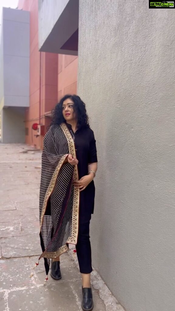 Sapna Vyas Instagram - Chand ke bahane dekhna jo tha… Indian Wear - @looksboutique6 📞 079-40048875 Ahmedabad, India