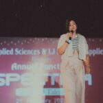 Sapna Vyas Instagram - An evening that I will surely cherish! Thanks @ljiasofficial for inviting me to witness your annual fest. Shared the stage with the talented cricketer @urvil_patel_37 and learnt a thing or two about IPL. Got to learn many things about the college from the enthusiastic and passionate Prof. @dhruvil_brahmbhatt Felt as if I was walking the red carpet thanks to the celeb prof @dr.snehanair1008 who is adored by her students. Shoutout to @instylehiren for aligning the stars for this event. L.j. Campus