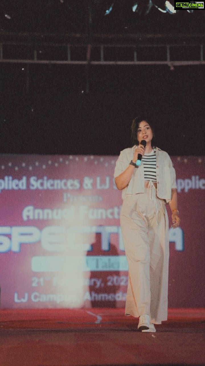 Sapna Vyas Instagram - An evening that I will surely cherish! Thanks @ljiasofficial for inviting me to witness your annual fest. Shared the stage with the talented cricketer @urvil_patel_37 and learnt a thing or two about IPL. Got to learn many things about the college from the enthusiastic and passionate Prof. @dhruvil_brahmbhatt Felt as if I was walking the red carpet thanks to the celeb prof @dr.snehanair1008 who is adored by her students. Shoutout to @instylehiren for aligning the stars for this event. L.j. Campus