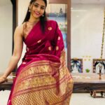 Sapthami Gowda Instagram - ಭಲೇ ಭಲೇ ಚೆಂದದ ಚೆಂದುಳ್ಳಿ ಹೆಣ್ಣು ನೀನು ಮಿಂಚು ಕೂಡ ನಾಚುವ ಮಿಂಚಿನ ಬಳ್ಳಿ ನೀನು 🌺🧿 Saree - Gift from @krg_connects 🫶🏻🥹 Blouse @kalasthreebytejaswinikranthi @tejukranthi 🧿🧿